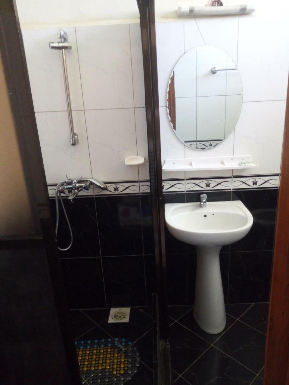 Snow View Hotel Boma la Ngombe Εξωτερικό φωτογραφία