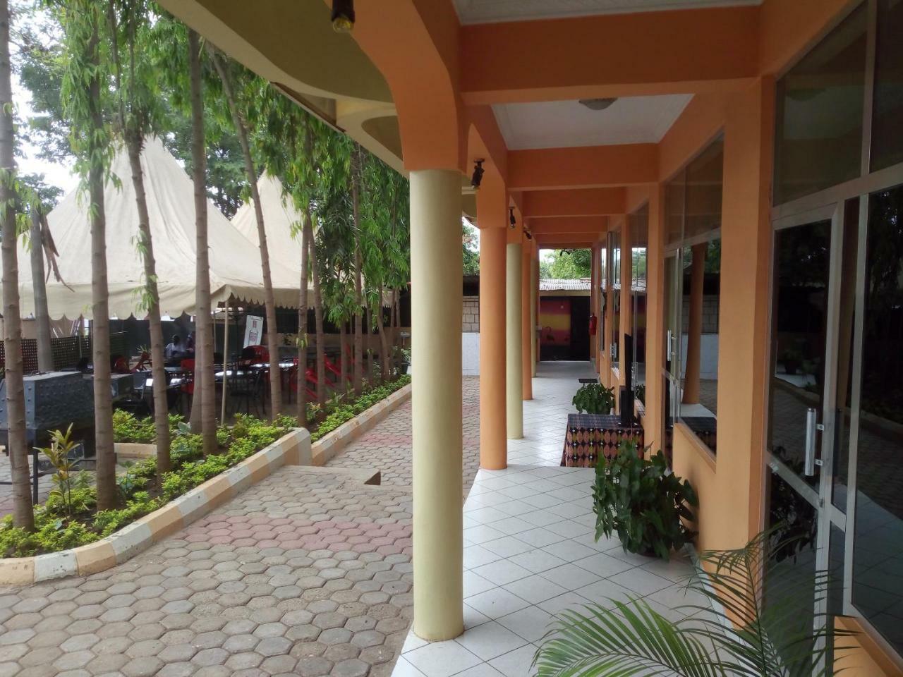 Snow View Hotel Boma la Ngombe Εξωτερικό φωτογραφία